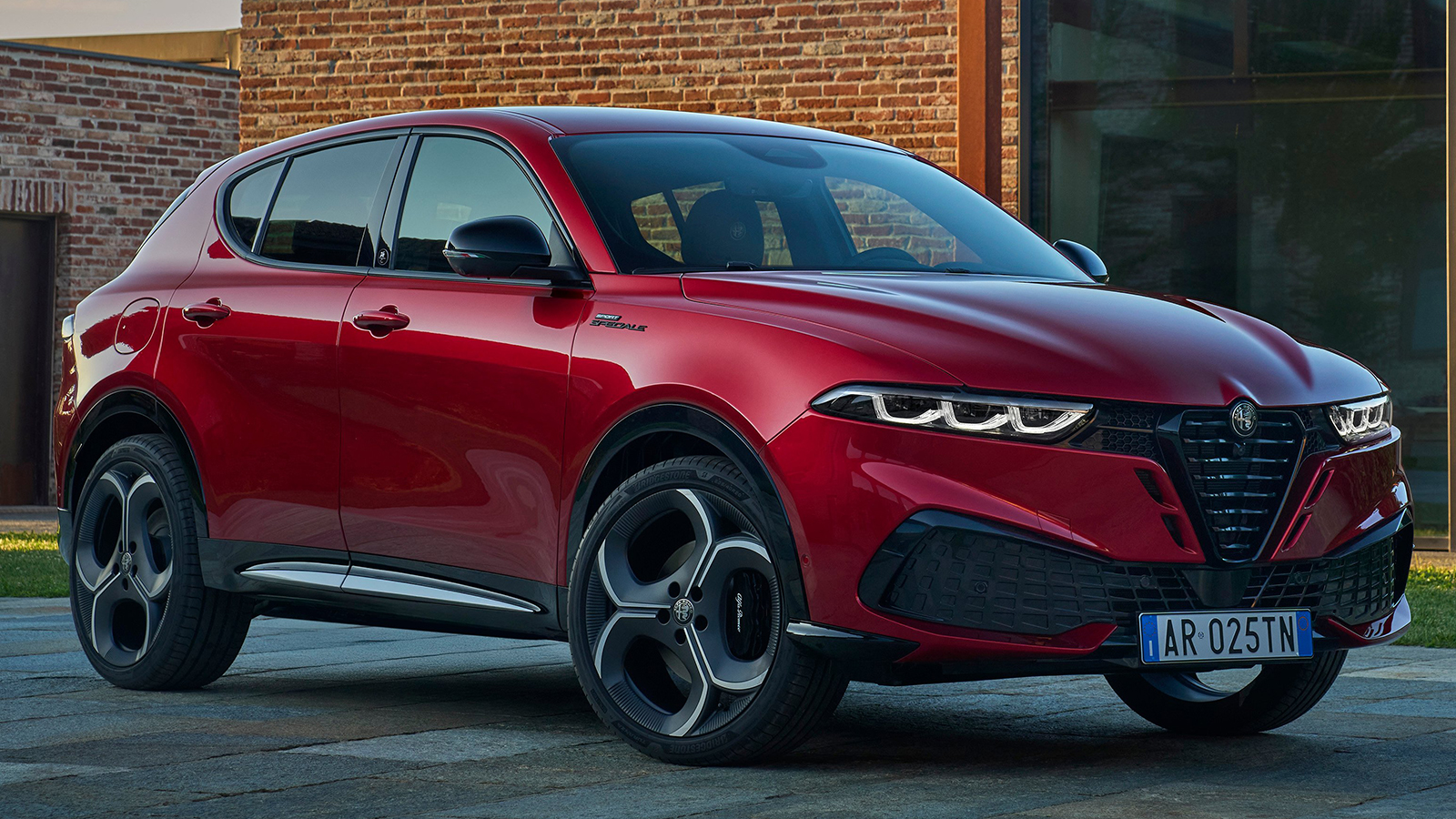 Επίσημη πρεμιέρα για την ανανεωμένη Alfa Romeo Tonale